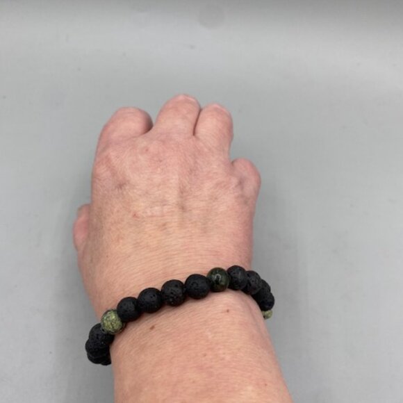 Paparazzi Enlivened Green Urban Bracelet - Picture 2 of 2